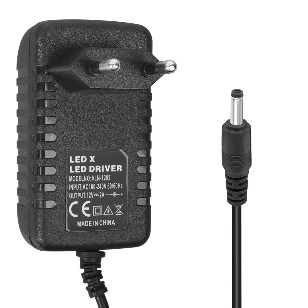 POWERMASTER LEDX ALN-1202 12 VOLT - 2 AMPER 3.5*1.35 MM UÇ LEDLİ TABLET PC ADAPTÖRÜ